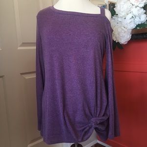 Cold Shoulder 💜 top